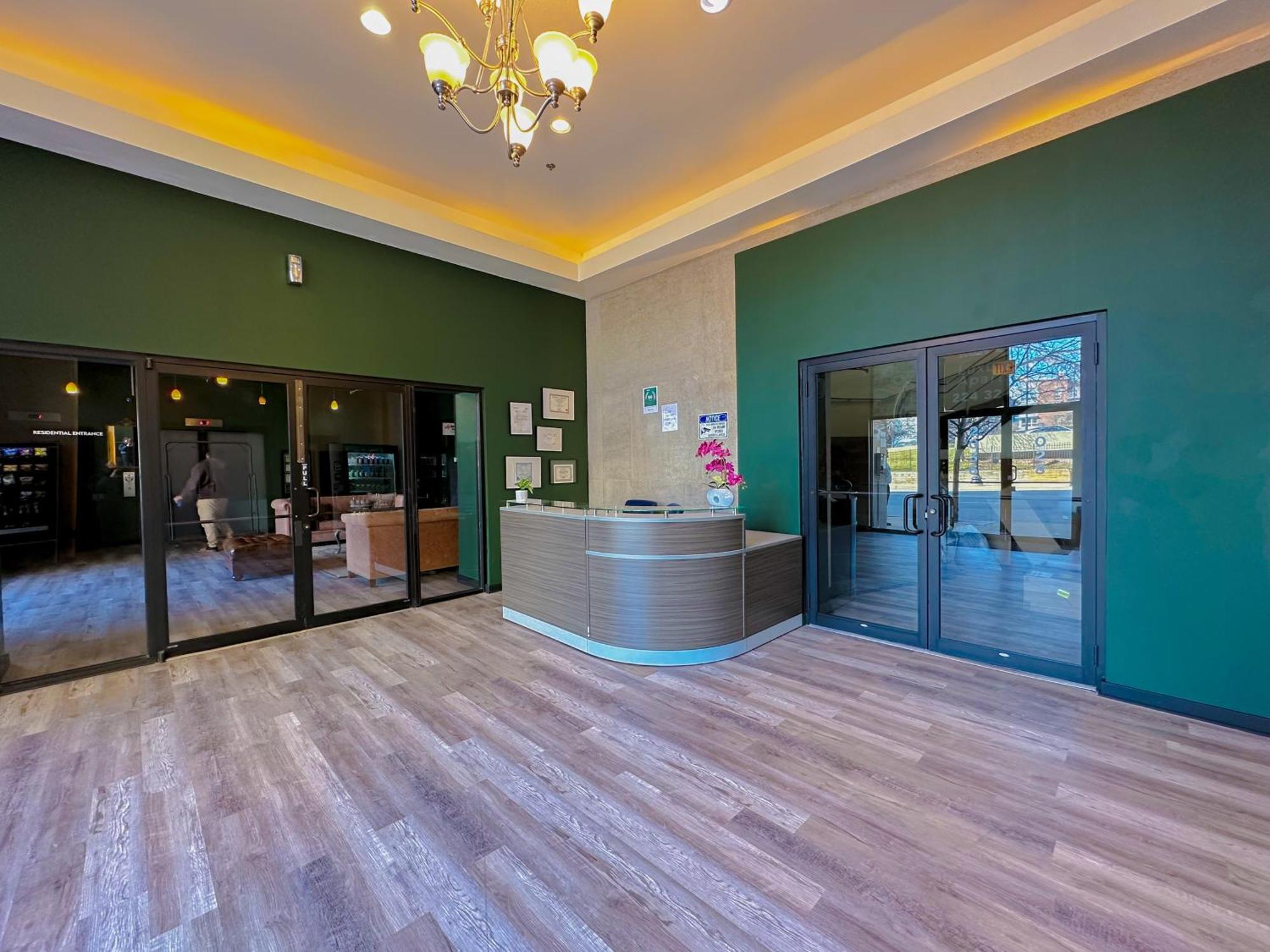 Bright 2Br Luxury Corner Suite With Optional Parking Sleeps 6 Guests Near Mccormick Place And Soldier Field Chicago Ngoại thất bức ảnh