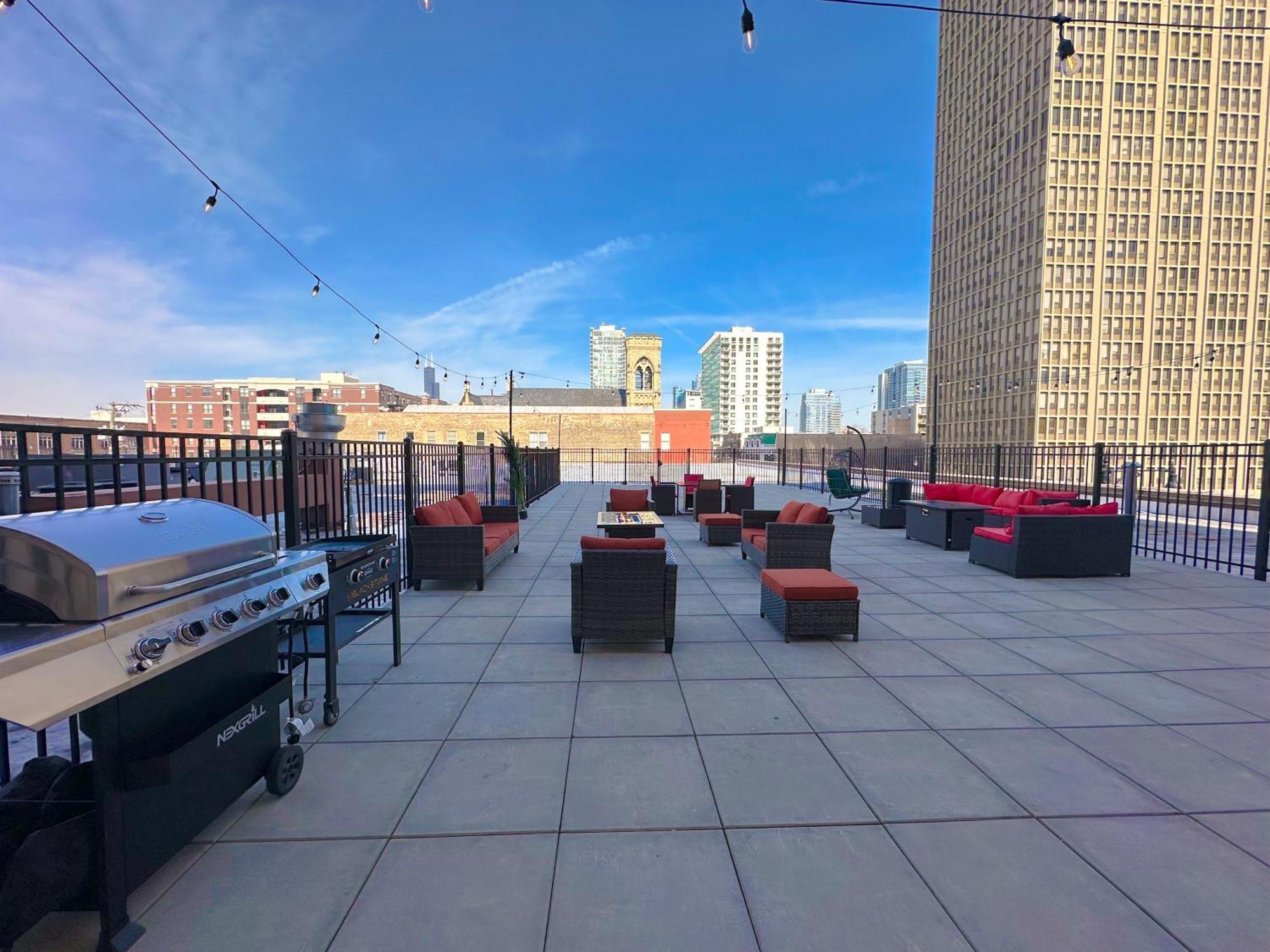 Bright 2Br Luxury Corner Suite With Optional Parking Sleeps 6 Guests Near Mccormick Place And Soldier Field Chicago Ngoại thất bức ảnh
