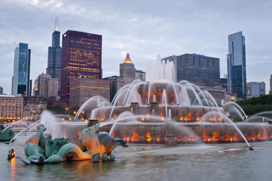 Bright 2Br Luxury Corner Suite With Optional Parking Sleeps 6 Guests Near Mccormick Place And Soldier Field Chicago Ngoại thất bức ảnh