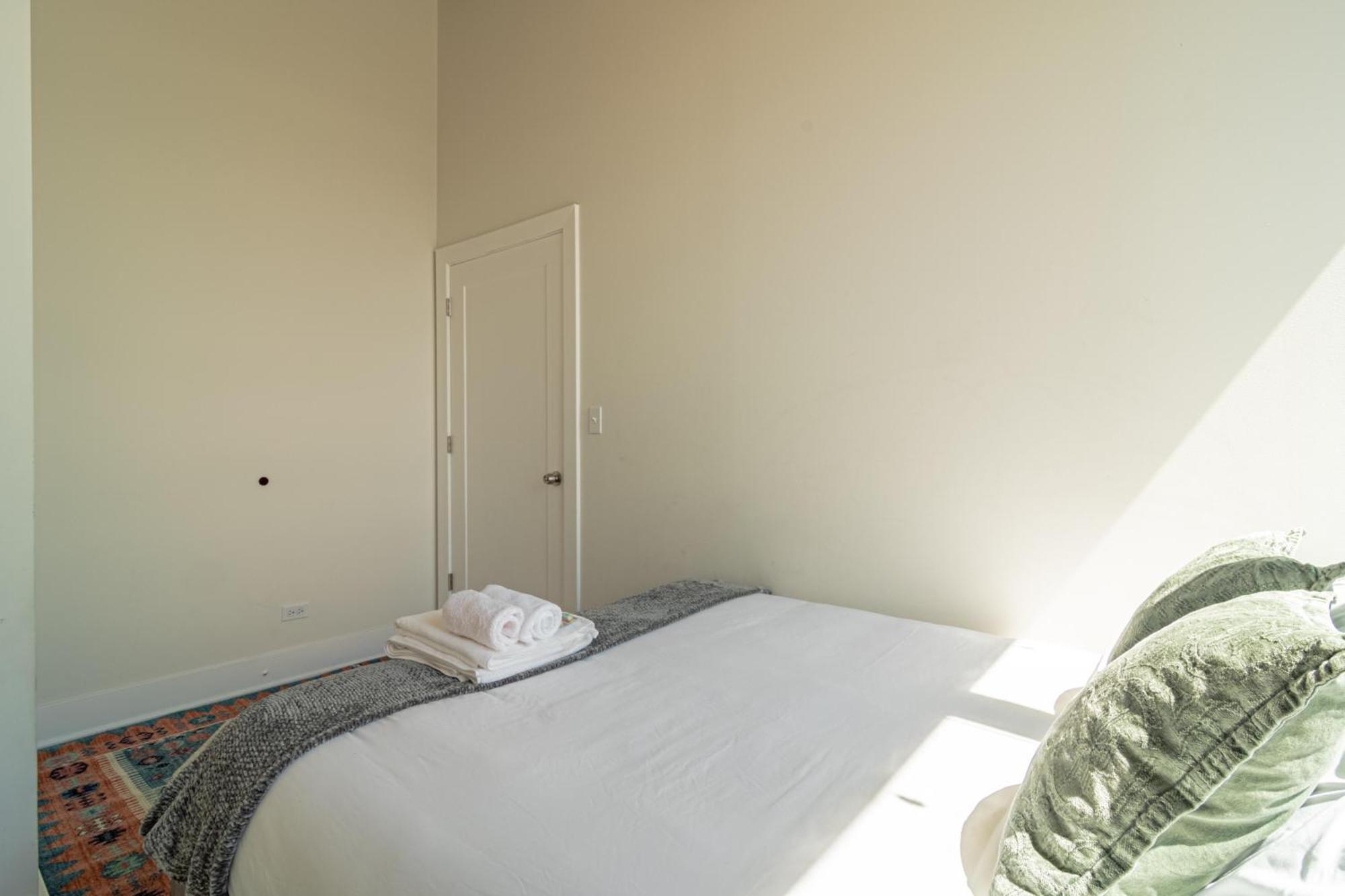 Bright 2Br Luxury Corner Suite With Optional Parking Sleeps 6 Guests Near Mccormick Place And Soldier Field Chicago Ngoại thất bức ảnh