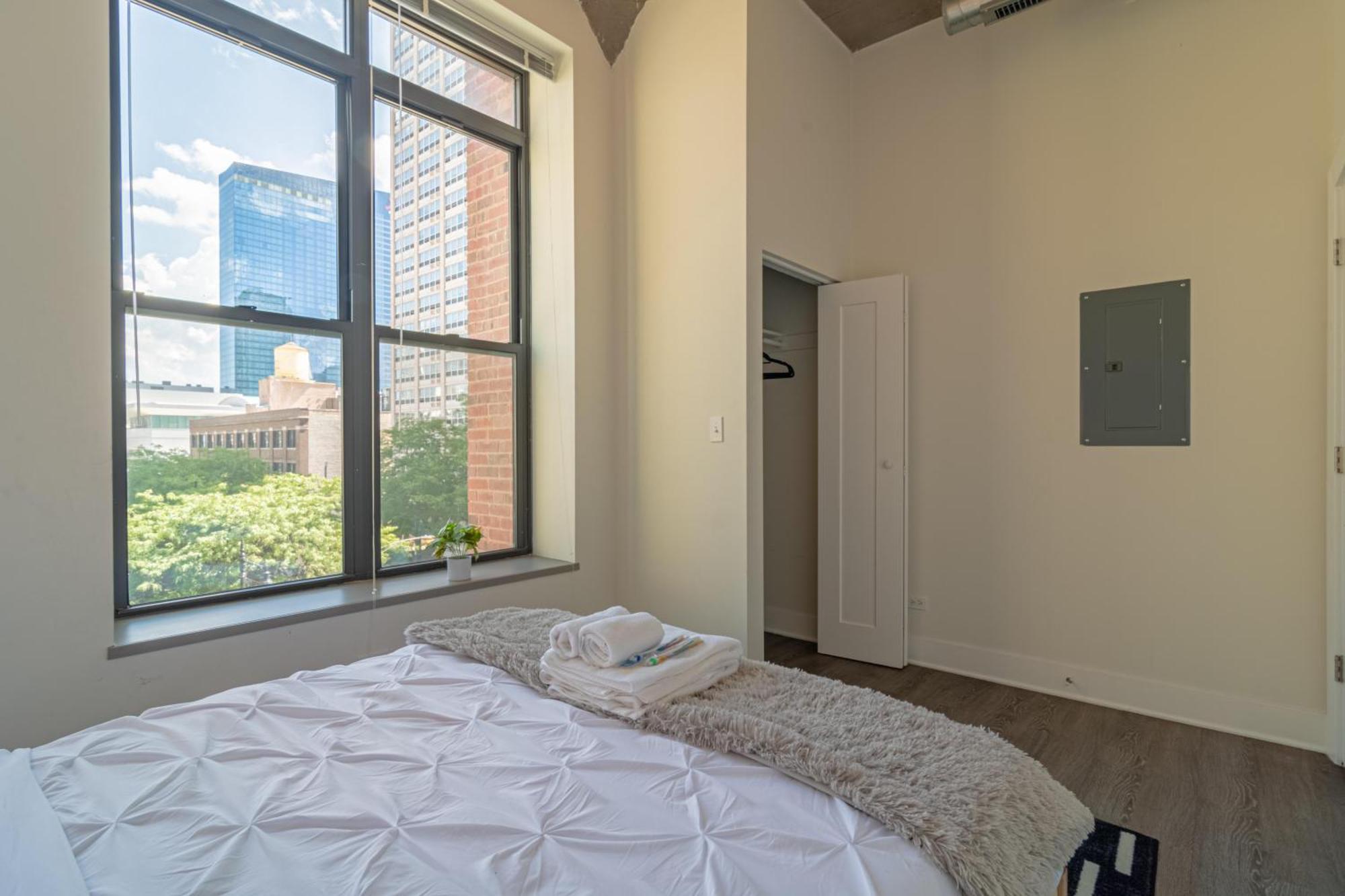 Bright 2Br Luxury Corner Suite With Optional Parking Sleeps 6 Guests Near Mccormick Place And Soldier Field Chicago Ngoại thất bức ảnh