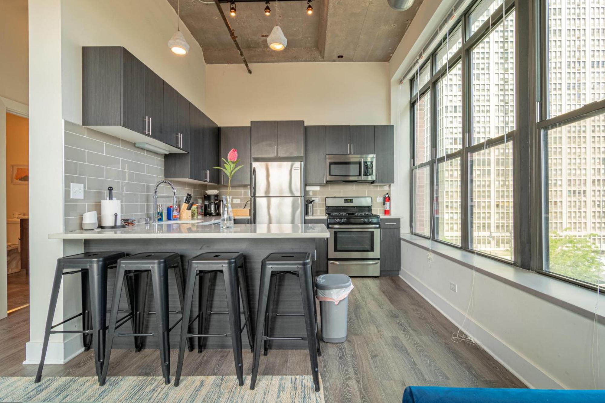 Bright 2Br Luxury Corner Suite With Optional Parking Sleeps 6 Guests Near Mccormick Place And Soldier Field Chicago Ngoại thất bức ảnh