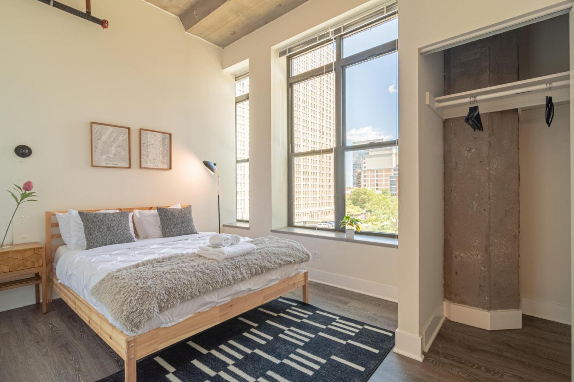 Bright 2Br Luxury Corner Suite With Optional Parking Sleeps 6 Guests Near Mccormick Place And Soldier Field Chicago Ngoại thất bức ảnh