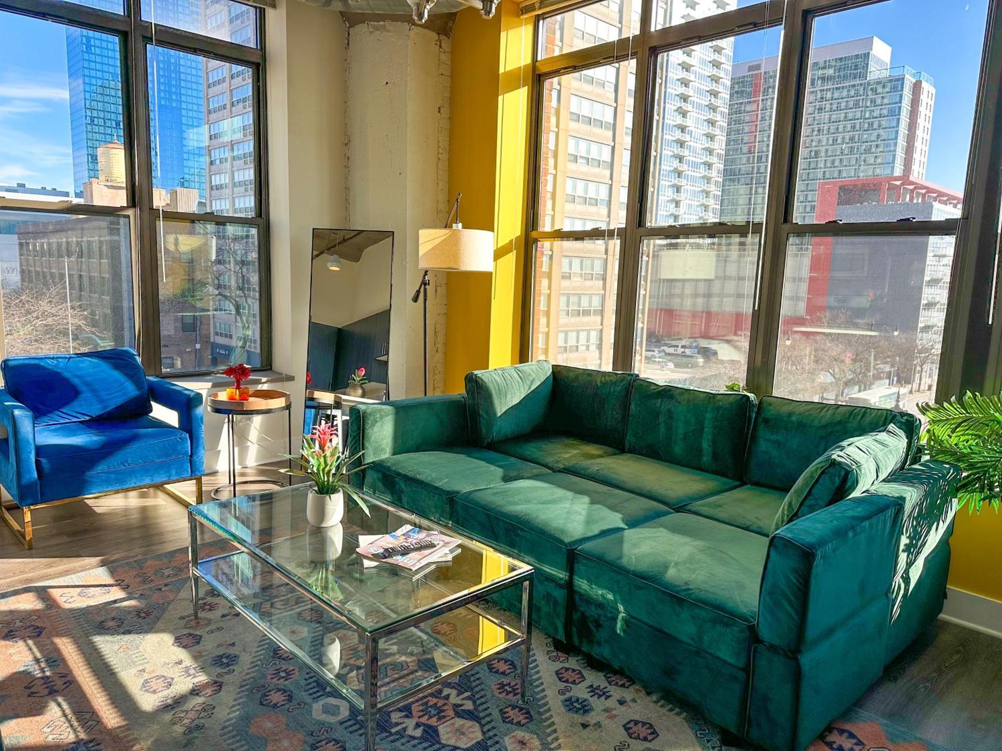 Bright 2Br Luxury Corner Suite With Optional Parking Sleeps 6 Guests Near Mccormick Place And Soldier Field Chicago Ngoại thất bức ảnh