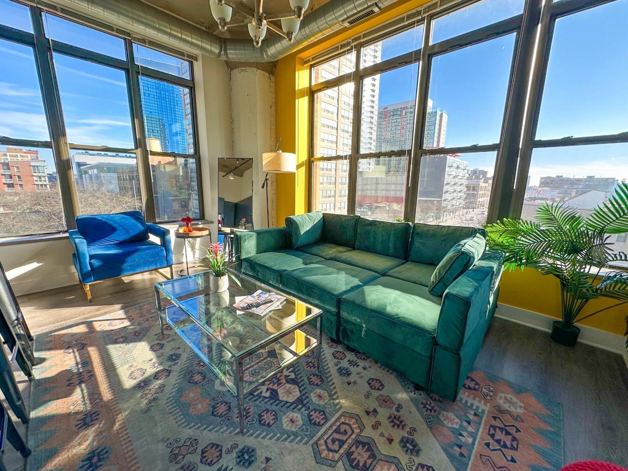 Bright 2Br Luxury Corner Suite With Optional Parking Sleeps 6 Guests Near Mccormick Place And Soldier Field Chicago Ngoại thất bức ảnh